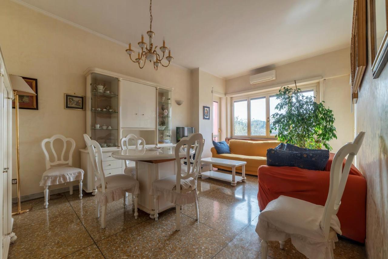 Monteverde Roomy Apartment Sun And Flowers Roma Eksteriør bilde