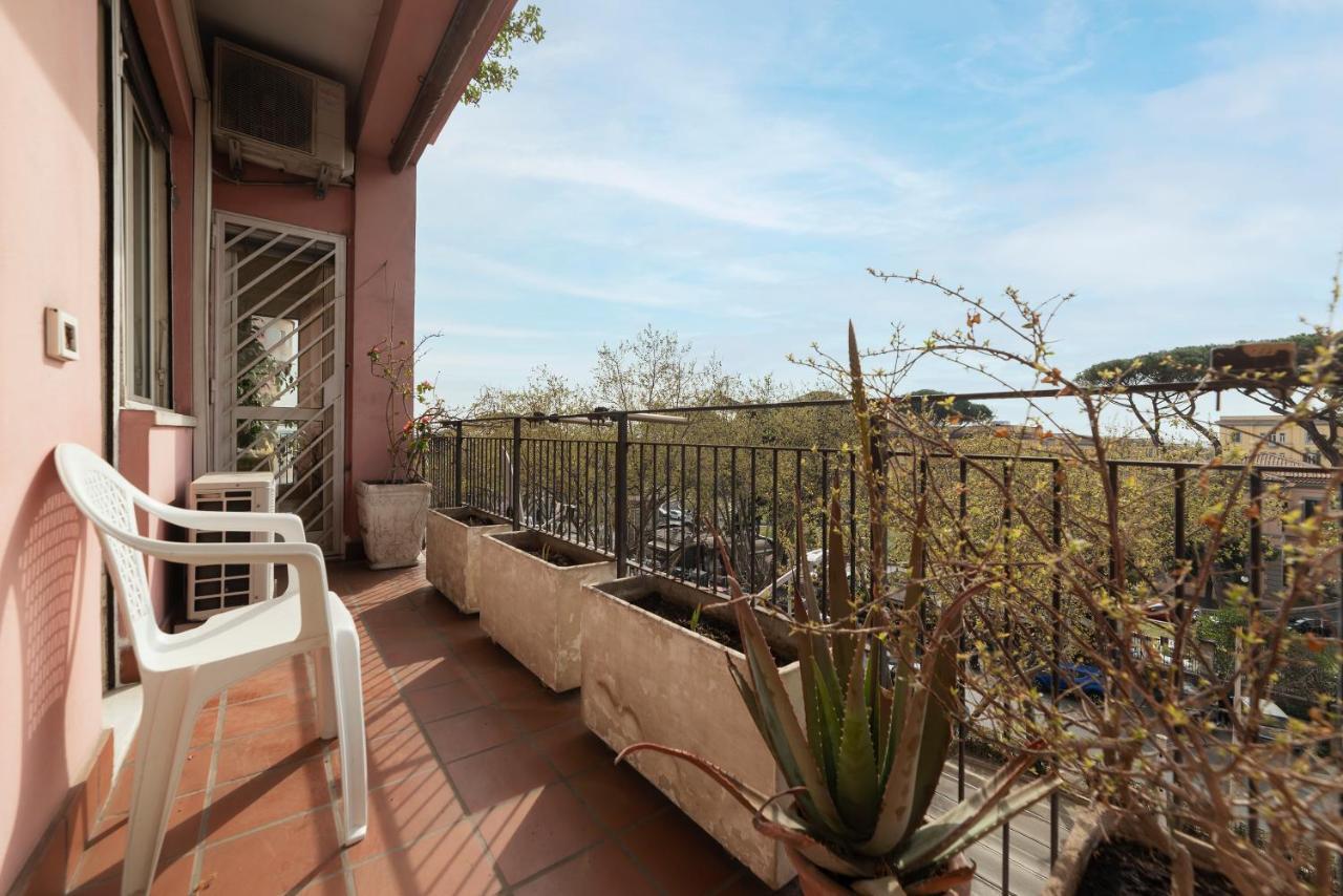 Monteverde Roomy Apartment Sun And Flowers Roma Eksteriør bilde